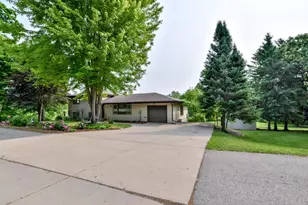 5802 Woodland Dr, Waunakee, WI 53597 - Photo 7