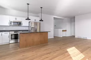 1157 Hickory Hls Dr, Sun Prairie, WI 53590 - Photo 7