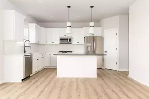 1712 Waverly Wy, Sun Prairie, WI 53590 - Photo 9