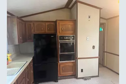 W211N11783 Hilltop Circle, Germantown, WI 53022 - Photo 9