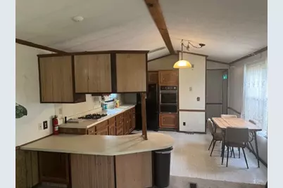 W211N11783 Hilltop Circle, Germantown, WI 53022 - Photo 7
