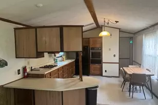 W211N11783 Hilltop Cir, Germantown, WI 53022 - Photo 7