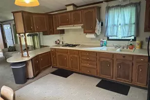 W211N11783 Hilltop Cir, Germantown, WI 53022 - Photo 11