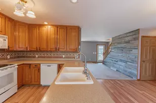 30694 County Rd W, Elroy, WI 53929 - Photo 9