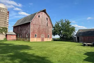 4923 Meek Rd, Arlington, WI 53911 - Photo 7