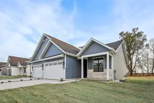 305 Willow St, Pardeeville, WI 53954 - Photo 9