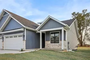 305 Willow St, Pardeeville, WI 53954 - Photo 5