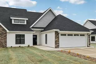 310 Willow St, Pardeeville, WI 53954 - Photo 3