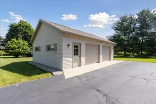 3812 N Hickory Dr, Janesville, WI 53545 - Photo 55