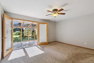 3812 N Hickory Dr, Janesville, WI 53545 - Photo 29