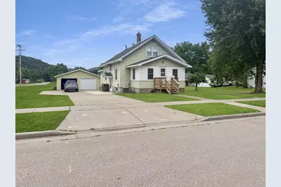 152 N Ohio Street, Prairie Du Chien, WI 53821 - Photo 3