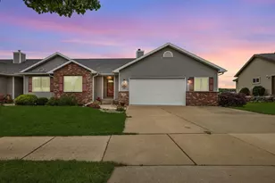 402 Matterhorn Dr, Verona, WI 53593 - Photo 3