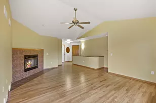 402 Matterhorn Dr, Verona, WI 53593 - Photo 7