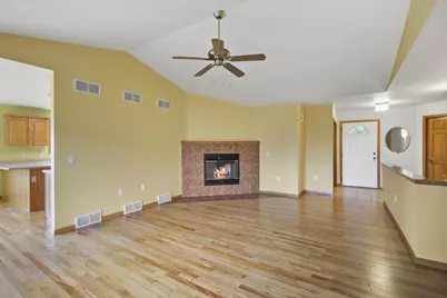 402 Matterhorn Drive, Verona, WI 53593 - Photo 5