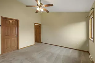 402 Matterhorn Dr, Verona, WI 53593 - Photo 17
