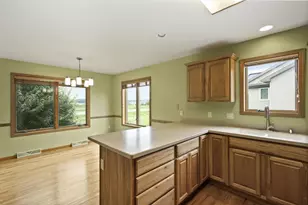 402 Matterhorn Dr, Verona, WI 53593 - Photo 13