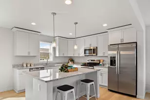 366 Wild Rose Way, Stoughton, WI 53527 - Photo 7