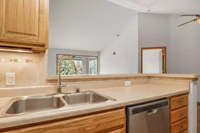 6831 Parkside Circle, Windsor, WI 53532 - Photo 7