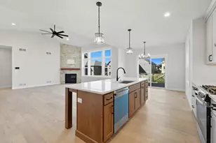 6255 Ronald Reagan Dr, DeForest, WI 53532 - Photo 9