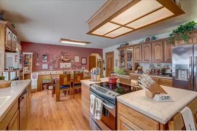 10538 W Erbe Road, Blue Mounds, WI 53517 - Photo 11