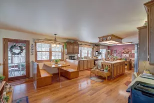 10538 W Erbe Rd, Blue Mounds, WI 53517 - Photo 7