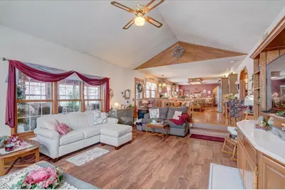 10538 W Erbe Road, Blue Mounds, WI 53517 - Photo 5