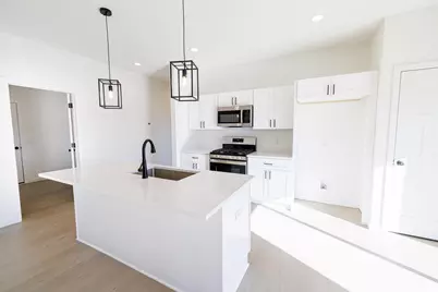 1702 Kyle Circle, Beloit, WI 53511 - Photo 9