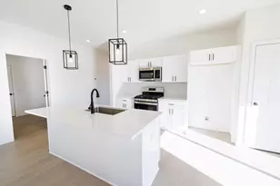 1702 Kyle Circle, Beloit, WI 53511 - Photo 9