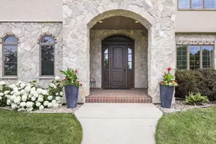 596 Hillcrest Ln, Brooklyn, WI 53521 - Photo 3