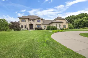 596 Hillcrest Ln, Brooklyn, WI 53521 - Photo 3