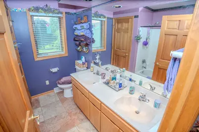 18 Clarendon Court, Madison, WI 53704 - Photo 11