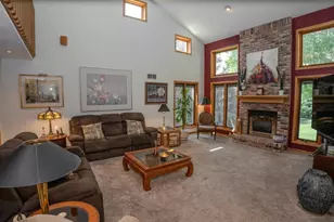 18 Clarendon Ct, Madison, WI 53704 - Photo 9