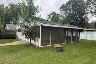 109 S 1st St, Avoca, WI 53506 - Photo 9