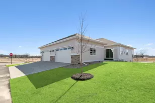 2862 Wild Goose Wy, Stoughton, WI 53589 - Photo 5
