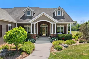 631 Cedar Ave, Cedar Grove, WI 53013 - Photo 3