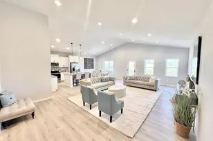 317 Dahlia Dr, Stoughton, WI 53589 - Photo 13