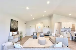 317 Dahlia Dr, Stoughton, WI 53589 - Photo 11