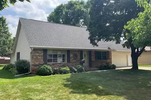 481 Badger Dr, Janesville, WI 53536 - Photo 3