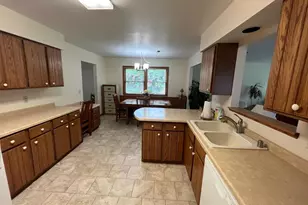 481 Badger Dr, Janesville, WI 53536 - Photo 19