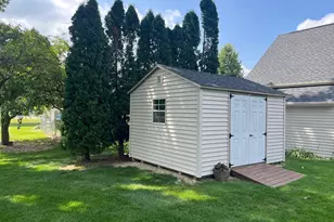 481 Badger Dr, Janesville, WI 53536 - Photo 11