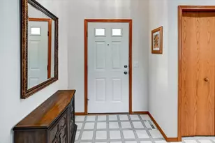 201 Vista Dr, Cottage Grove, WI 53527 - Photo 9