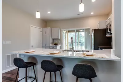 2674 Notre Dame Drive #706, Fitchburg, WI 53711 - Photo 9