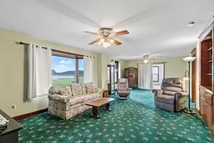 6988 Schneider Rd, Middleton, WI 53562 - Photo 7