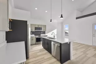 106 Lupine Ave, Poynette, WI 53955 - Photo 7