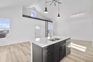 106 Lupine Ave, Poynette, WI 53955 - Photo 9