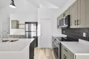 106 Lupine Ave, Poynette, WI 53955 - Photo 5