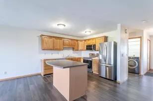 2367 Effingham Way, Sun Prairie, WI 53590 - Photo 5