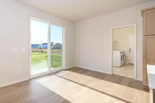 6419 Prairie Wood Dr, Mcfarland, WI 53558 - Photo 9