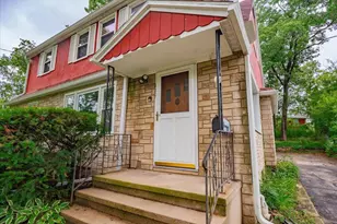 415 Falcon Cir, Monona, WI 53716 - Photo 3