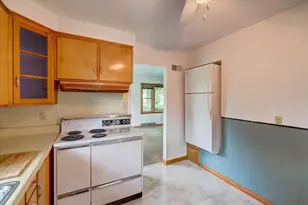 415 Falcon Cir, Monona, WI 53716 - Photo 13